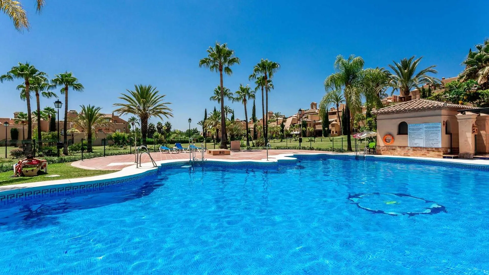 Cartuja Del Golf Lejlighed Estepona