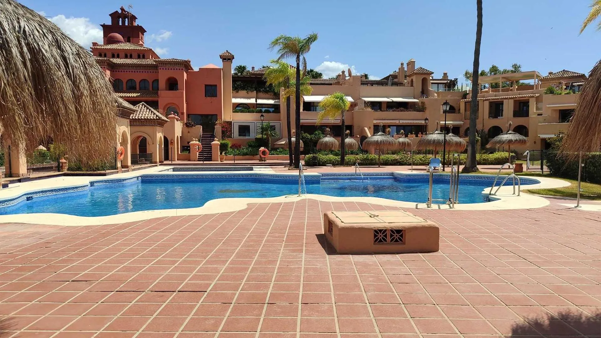 Cartuja Del Golf Lejlighed Estepona